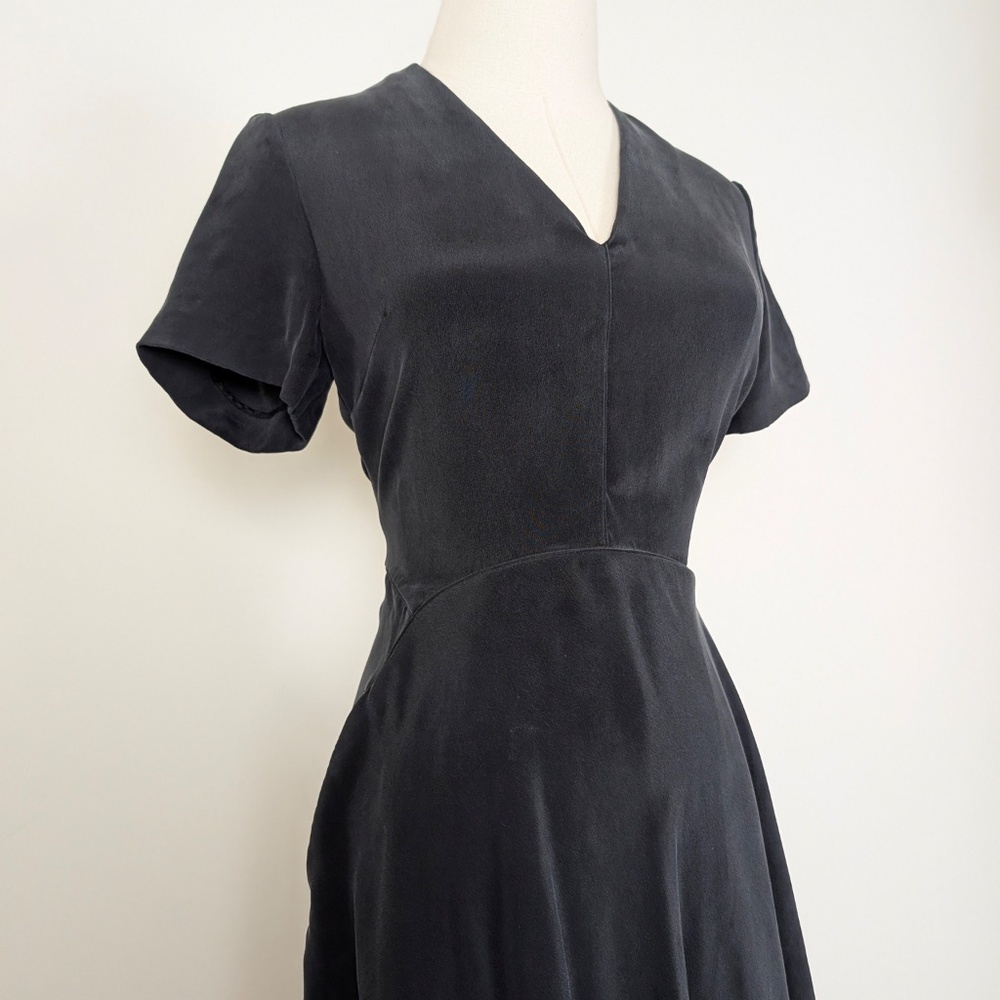 Silk dress. Elegant Black V-Neck Short Sleeve Midi Dress - Picture 2 of 14